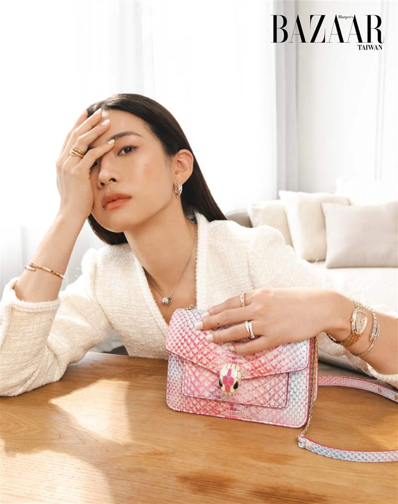 最美主播轉(zhuǎn)戰(zhàn)演藝圈，趙岱新化身寶格麗Serpenti女神展演百變時尚風(fēng)格-復(fù)刻表