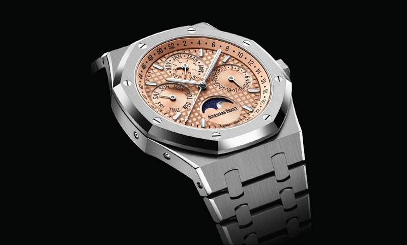 鮭魚面、鈦金屬表殼！愛彼皇家橡樹萬年歷限量版走出日本，全球發(fā)行-復刻表