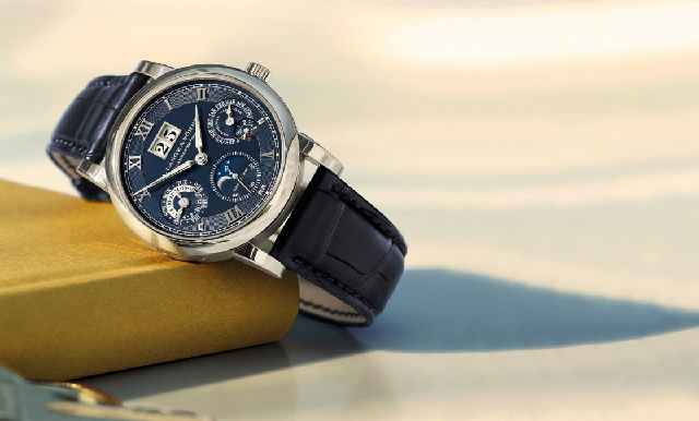 朗格Langematik Perpetual 20周年藍面限量版，標志性大日期萬年歷新款亮相-復刻表