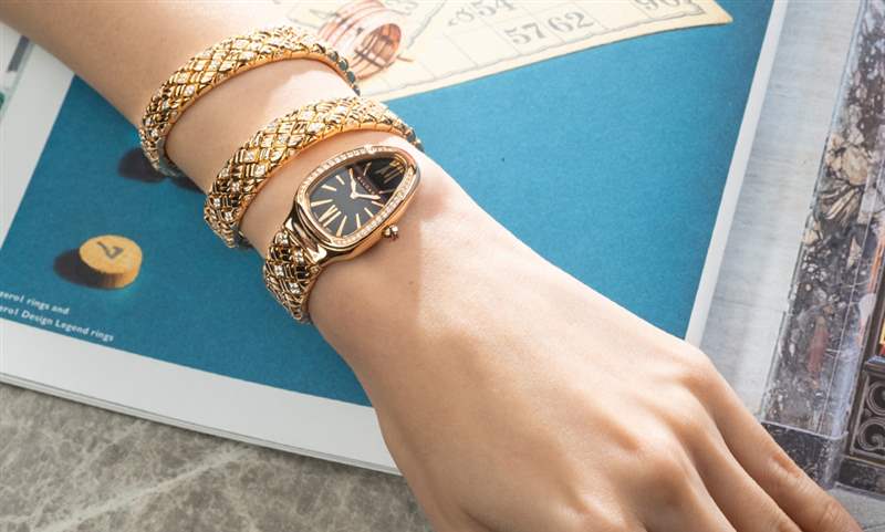 菱格紋環(huán)繞式表帶登場(chǎng)!BVLGARI Serpenti Spiga繾綣姿態(tài)添新貌-復(fù)刻表