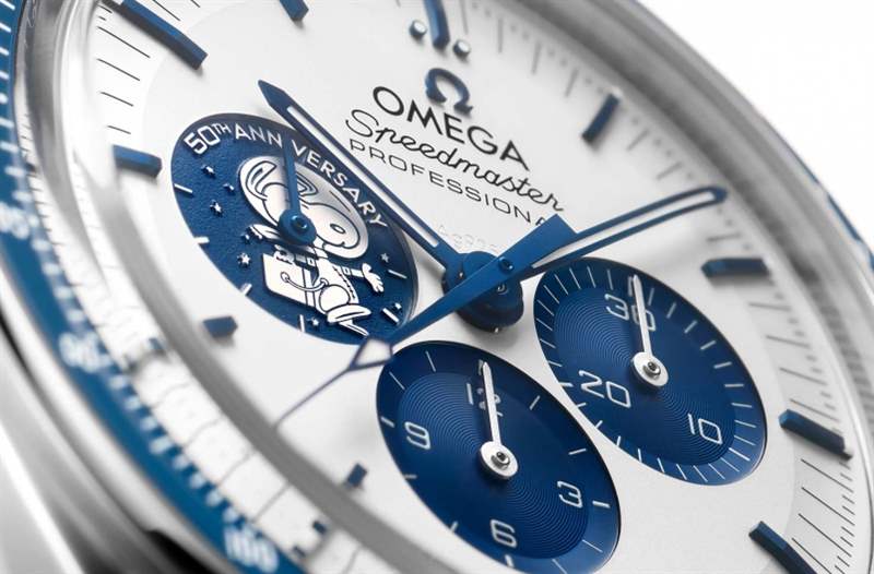 Omega Speedmaster Silver Snoopy Award 50周年腕表！第三代Snoopy版絕對(duì)是Speedmaster迷務(wù)必入手之一枚-復(fù)刻表