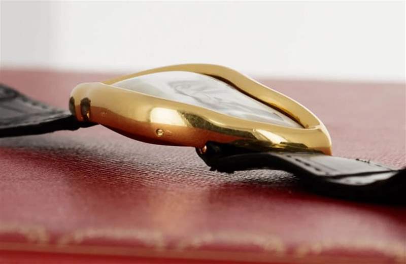 CARTIER London Crash古董手表以165萬美金拍賣創史上最貴身價-復刻表