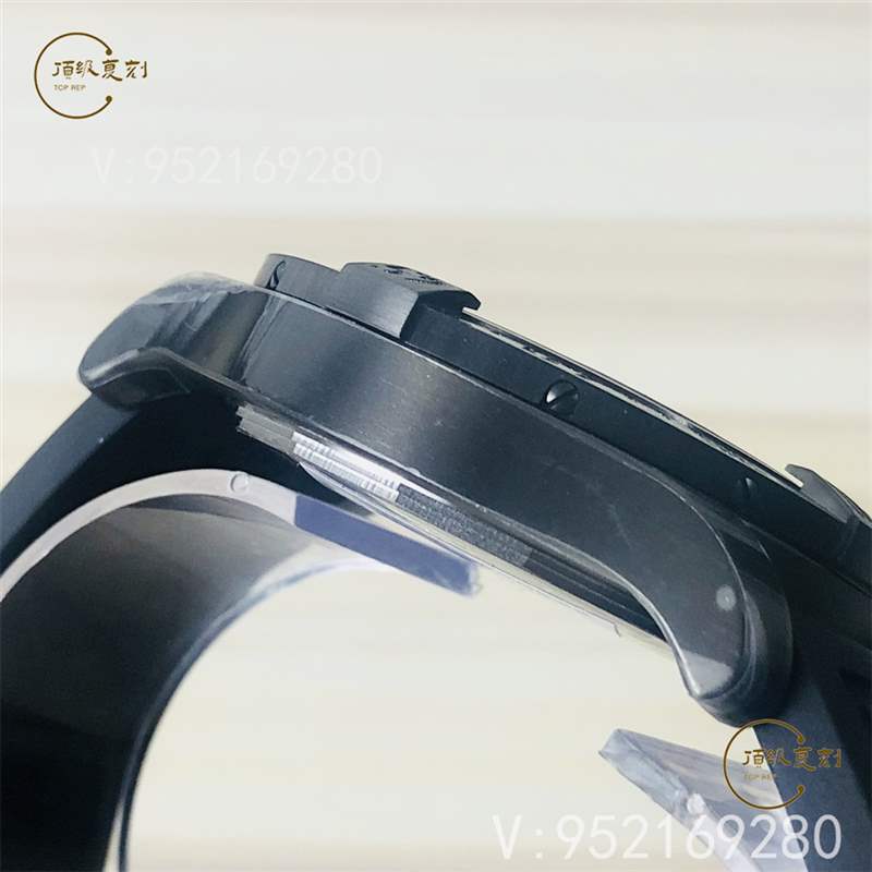 GF廠黑鳥偵察機-GF廠百年靈黑鳥偵察機為什么是最亂真的復刻表-復刻表