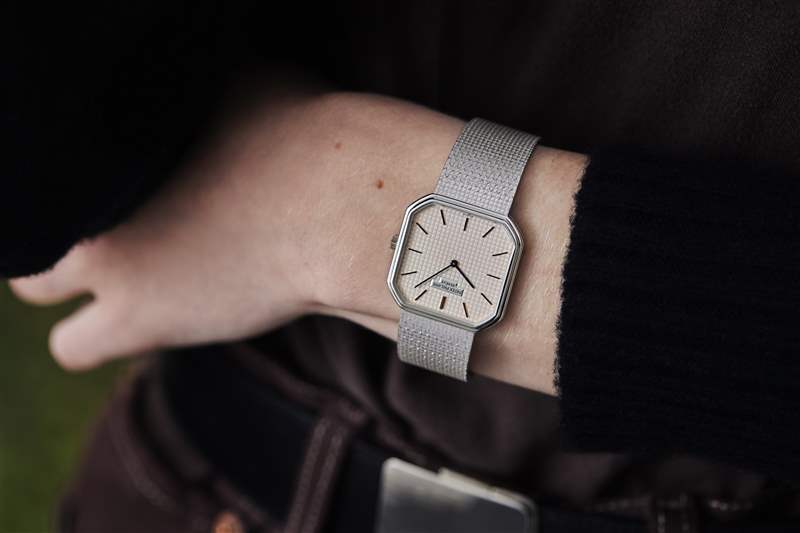 手腕上的復古百達翡麗