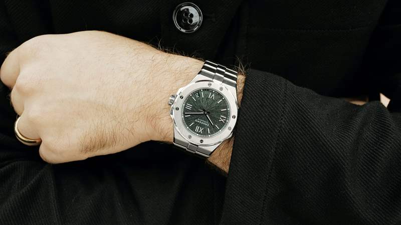 正在推出蕭邦宣布一只新的綠色高山鷹-復(fù)刻表