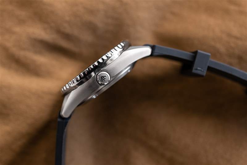 動手實(shí)踐公民的最新鈦潛水手表是沒有重量的新復(fù)古-復(fù)刻表